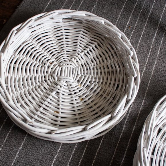 Set of 2 White Wicker Rattan Serving Trays - Picture 13 of 16